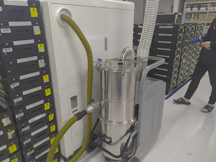 KM系列工业吸尘器配套PCB切割机4(小）.jpg