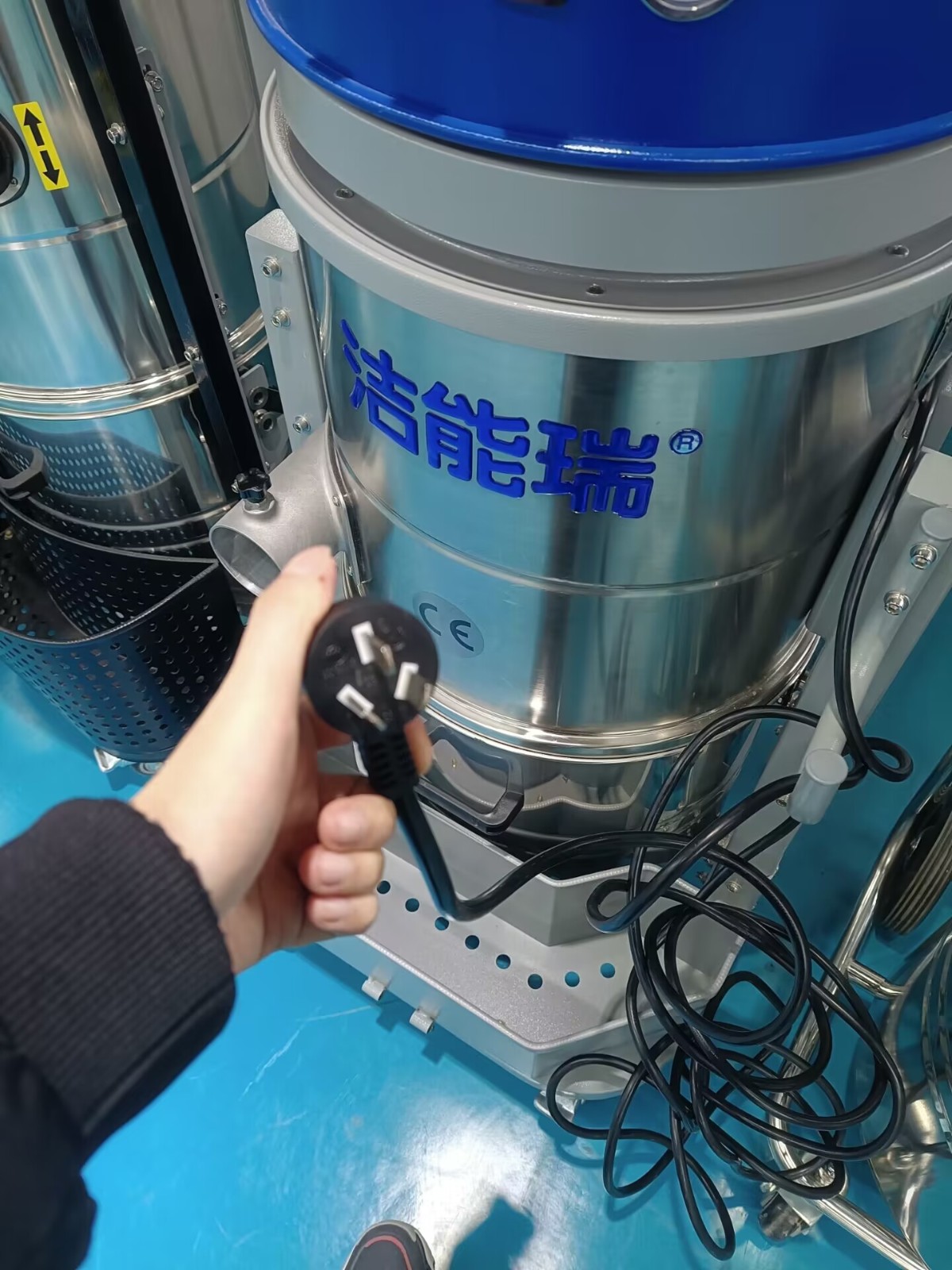 工业吸尘器单相电插头